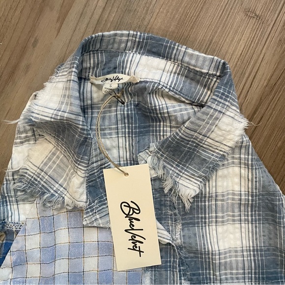 BlueVelvet Mixed Patchwork Angled Hem Tunic Top Size Small NWT - Picture 5 of 8